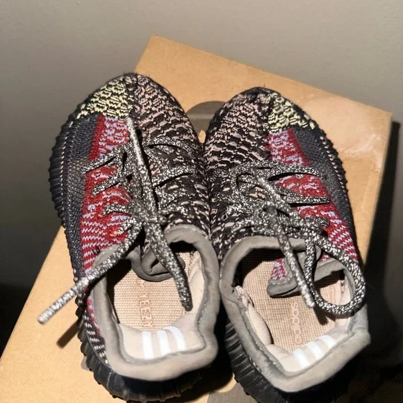 Yeezy Boost 350 V2 Infant 'Yecheil' 6k